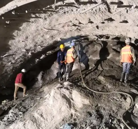 婺源拱顶带模注浆料的施工流程及注意事项